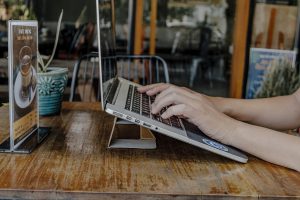 How AI Models Can Be Used to Generate Photos of Earnings: The Future of Visualizing Data